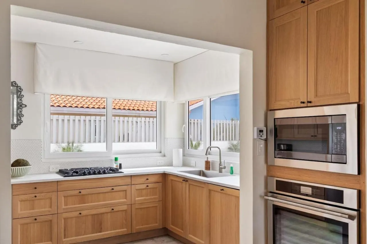 3Br Private Pool Retreat 4 Mins Drive By Bocobay Villa Palm Beach