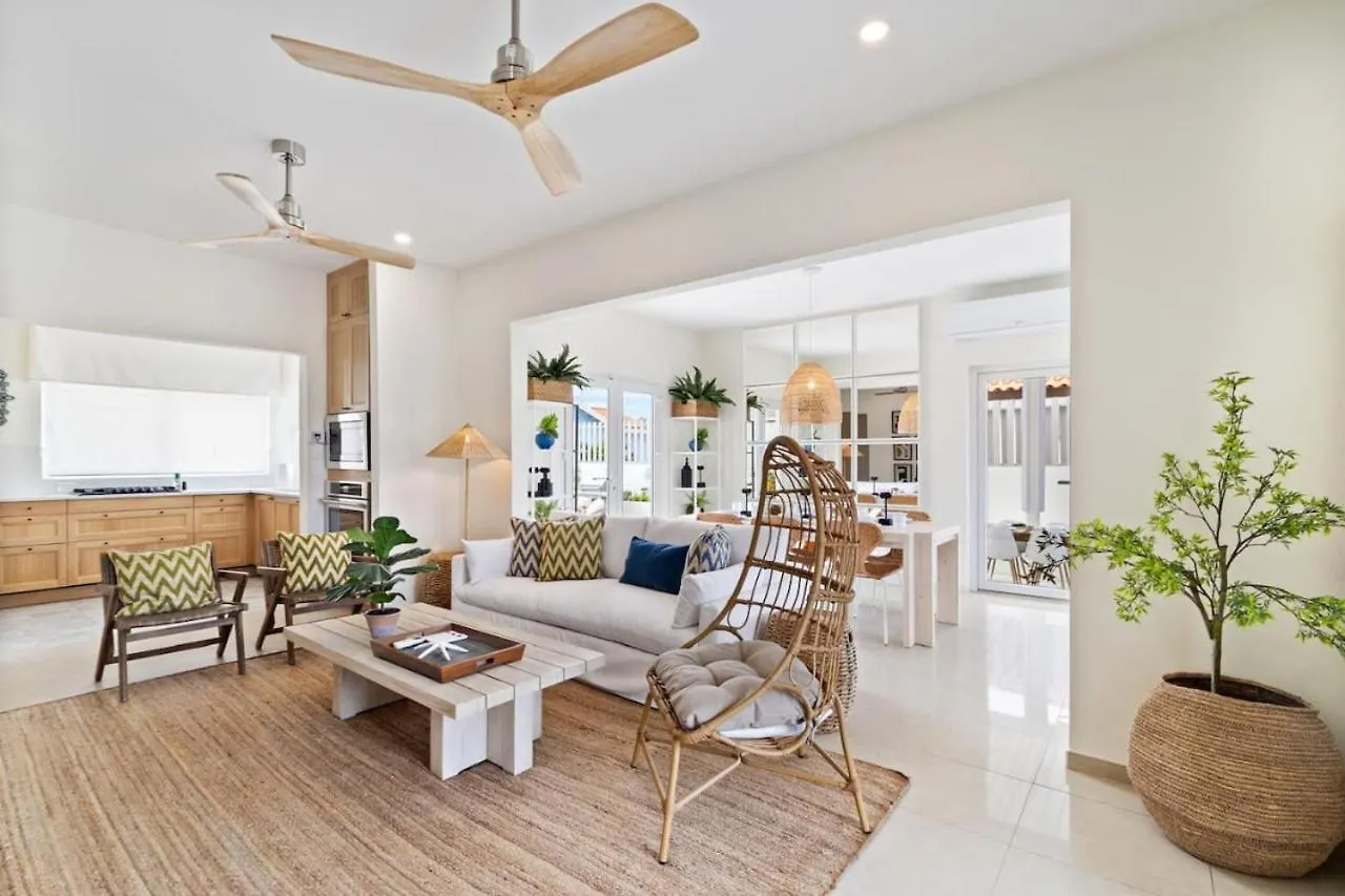 3Br Private Pool Retreat 4 Mins Drive By Bocobay Villa Palm Beach